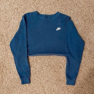 nike cropped crew neck